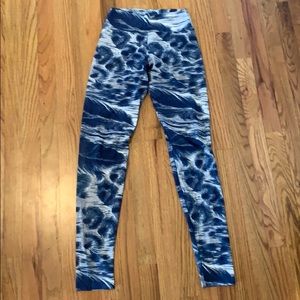 LIQUIDOACTIVE LEGGINGS BLUE & LT GREY IN COLOR